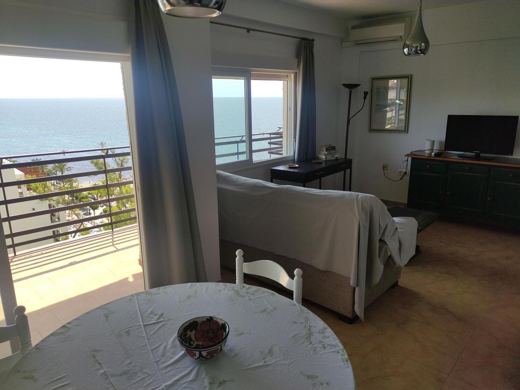 In First Line Beach And Center Apto 10-11 Marbella